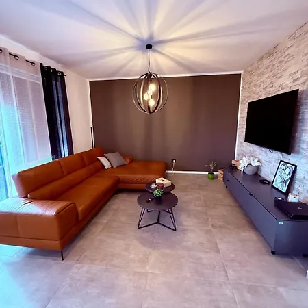 Apartment Mv Style -